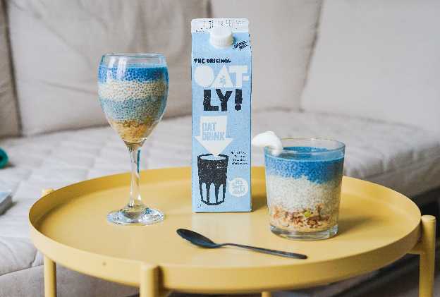 Havremjölk är ett växtbaserat alternativ till mejeriprodukter.